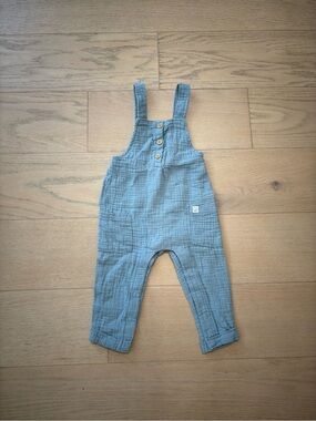 Little planet by Carter’s blue cotton gauze overalls, size 12M